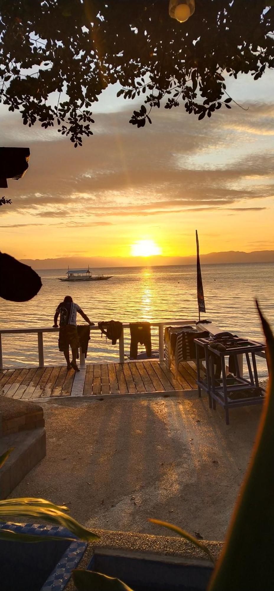 Love'S Beach & Dive Resort Moalboal Extérieur photo
