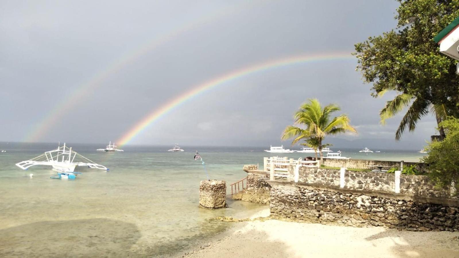 Love'S Beach & Dive Resort Moalboal Extérieur photo