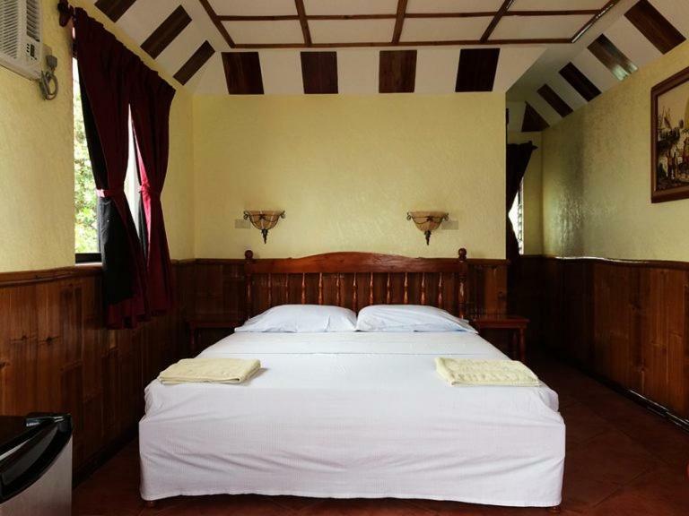 Love'S Beach & Dive Resort Moalboal Extérieur photo