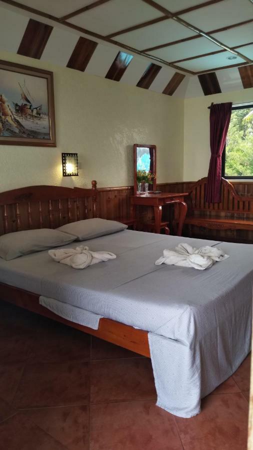 Love'S Beach & Dive Resort Moalboal Extérieur photo
