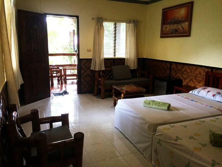Love'S Beach & Dive Resort Moalboal Extérieur photo